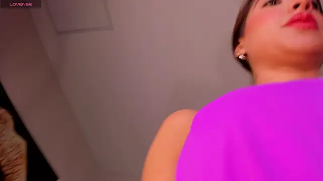 غرفة دردشة GiannaWatson المباشرة