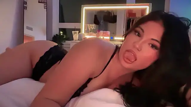 Sophiemariee Adlı Modelin Canlı Sohbet Odası