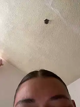 חדר צ'אט בשידור חי של Maya_Manes