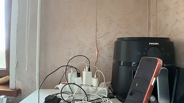 AngelJeni Adlı Modelin Canlı Sohbet Odası