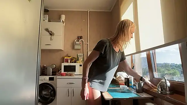 AngelJeni Adlı Modelin Canlı Sohbet Odası