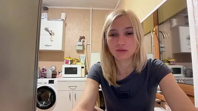 AngelJeni Adlı Modelin Canlı Sohbet Odası