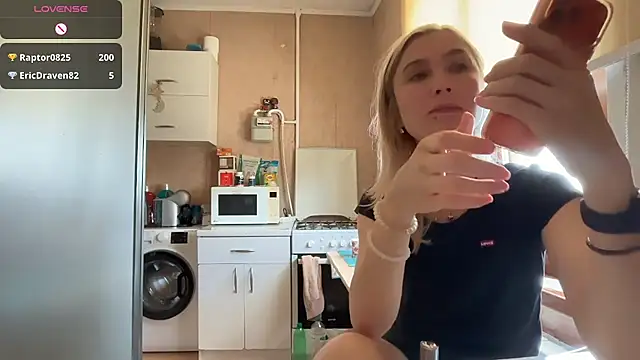 Pokazy przed seks kamerką na żywo – AngelJeni