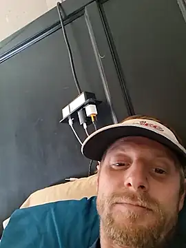 Minutemaid24's Live Chat Room