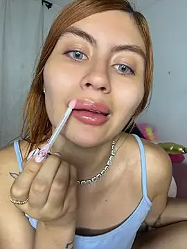 Živá chatovací místnost Stormi_th