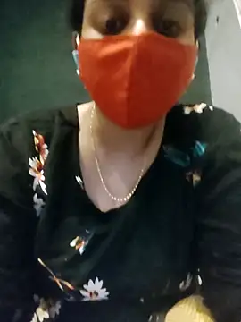 Tamil_shalini élő chatszobája