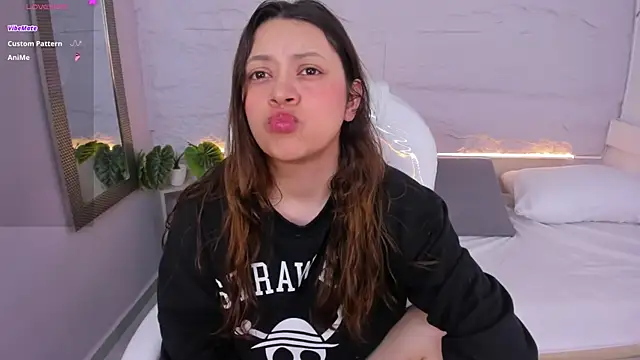 חדר צ'אט בשידור חי של lanna_18_