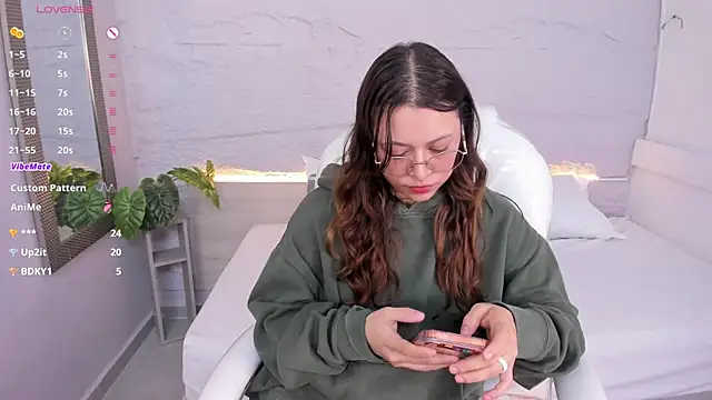 lanna_18_ élő chatszobája