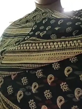 Živá chatovací místnost Queen_chayna