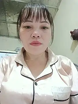 חדר צ'אט בשידור חי של Sana-vn