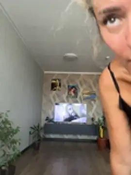 Tania201243 – live chatrum