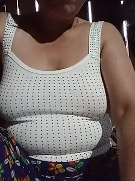 Agnes-baby Adlı Modelin Canlı Sohbet Odası