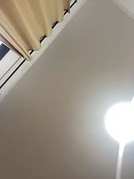 Živá chatovací místnost keyneyamal
