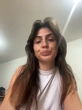 Živá chatovací místnost keyneyamal