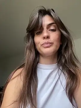 keyneyamal Adlı Modelin Canlı Sohbet Odası