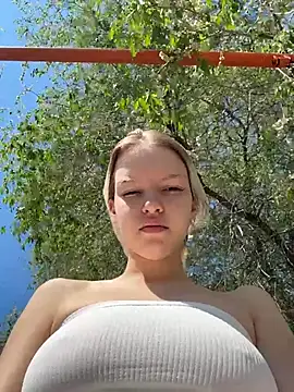 חדר צ'אט בשידור חי של AshleyMur