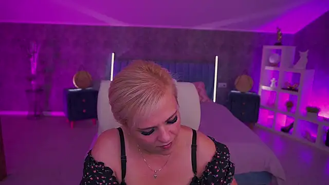 Živá chatovací místnost CrystalVibe