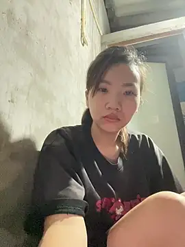 -Lyly_ Ruang Obrolan Langsung