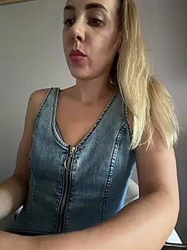 ElenaWhitmore Live chatroom