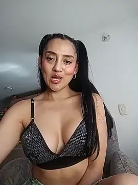 samanta_xi's Live Chat Room