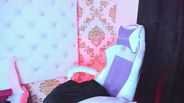 pinky__bunny's Live Chat Room
