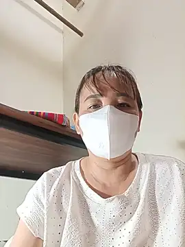 Sala de chat en directo de Lyna_sexy24