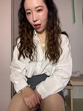 חדר צ'אט בשידור חי של mimi_181