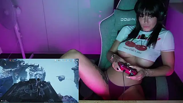 TittenTina Live Chatraum