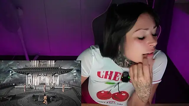 TittenTina: δωμάτιο απευθείας συνομιλίας