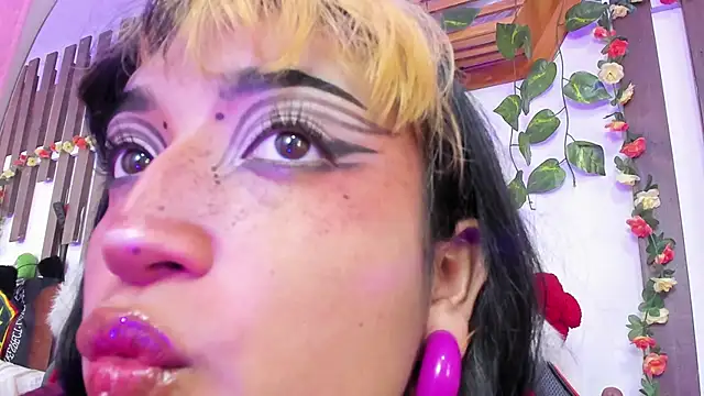 Chat soba uživo modela MeowMota_
