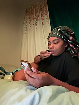 TheRealOshunQueen – live chatrum