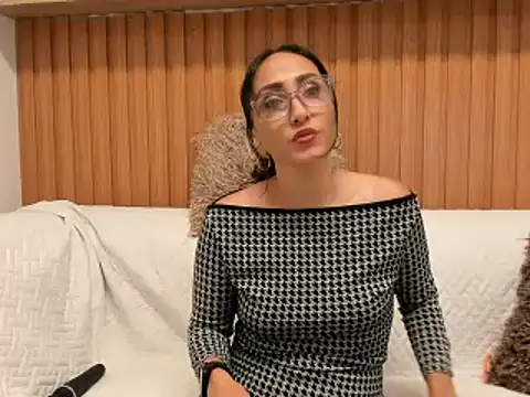Riley_Reid_Milf Live chatroom