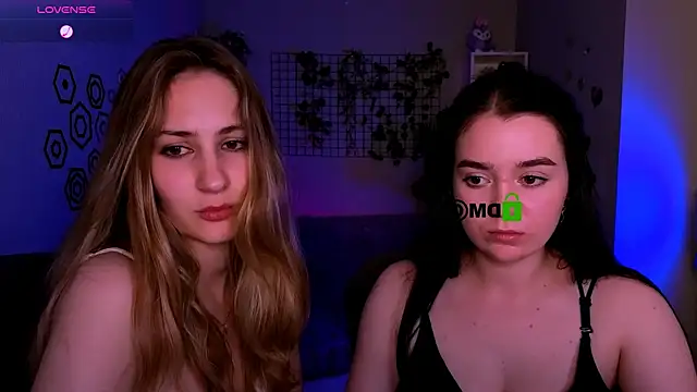 monica_xcx লাইভ চ্যাট রুম