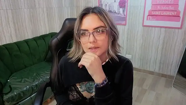 zarcasutra_t Adlı Modelin Canlı Sohbet Odası
