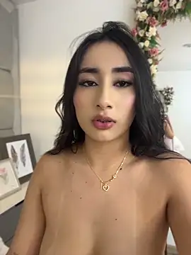 חדר צ'אט בשידור חי של IvonneOwen