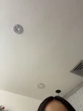 חדר צ'אט בשידור חי של IvonneOwen