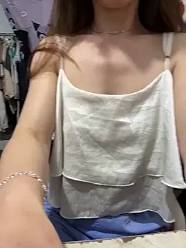 Adela-222 Live Chatraum