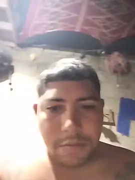 غرفة دردشة master_juju1924 المباشرة