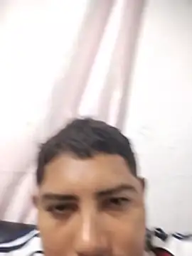master_juju1924 Live Chatraum