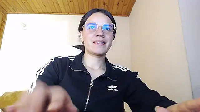 Shanel_Lozano Adlı Modelin Canlı Sohbet Odası