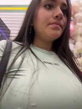 Veronica_Wins_ Live chatroom