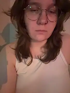 jullythefatty's Live Chat Room