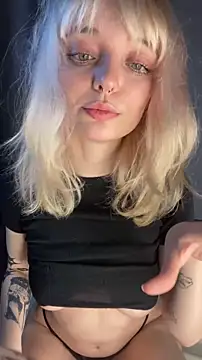 חדר צ'אט בשידור חי של aka_Blonde