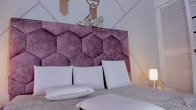 Chat soba uživo modela emily_nova_