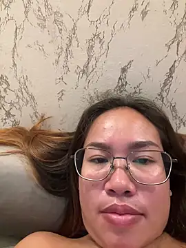 Ponthip 现场聊天室