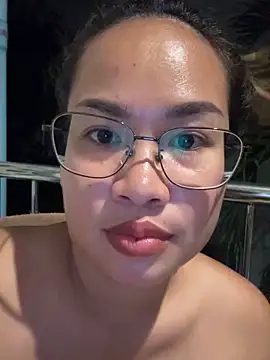 Ponthip Live Chatraum