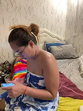Ponthip Live Chatraum