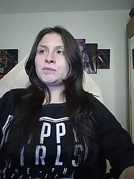 חדר צ'אט בשידור חי של yessica_gomez01