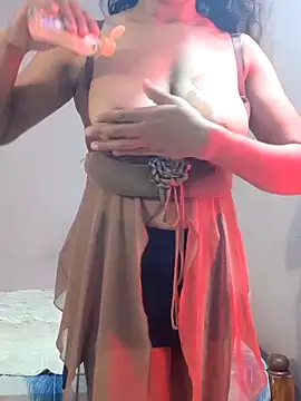 חדר צ'אט בשידור חי של Pink_Feather