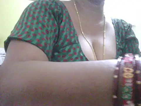 mohini_bhabhi Adlı Modelin Canlı Sohbet Odası